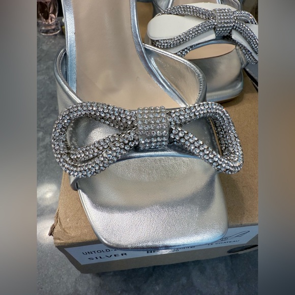 LE CHATEAU silver bow block heel mules - Picture 2 of 8